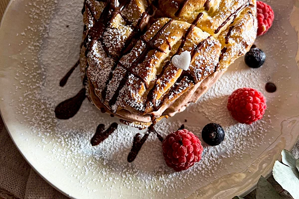 Foto von Brandteigherzen mit Schoko-Espressocreme